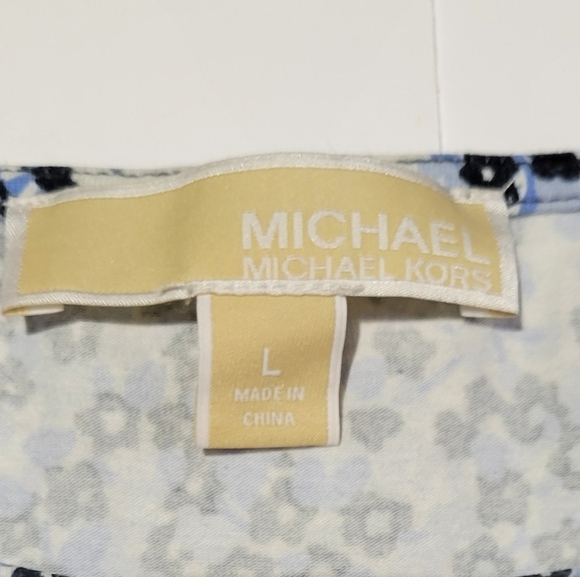 Michael Kors Blue Micro Floral AOP Ruched Fitted Blouse with Cap Sleeves - Picture 7 of 8